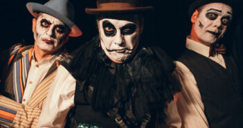 Le trio The Tiger Lillies est de retour à l’Usine C pour trois soir Crédit Photo: Jakub Hrab