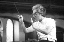 Akiyama conducting the Vancouver Symphony Orchestra